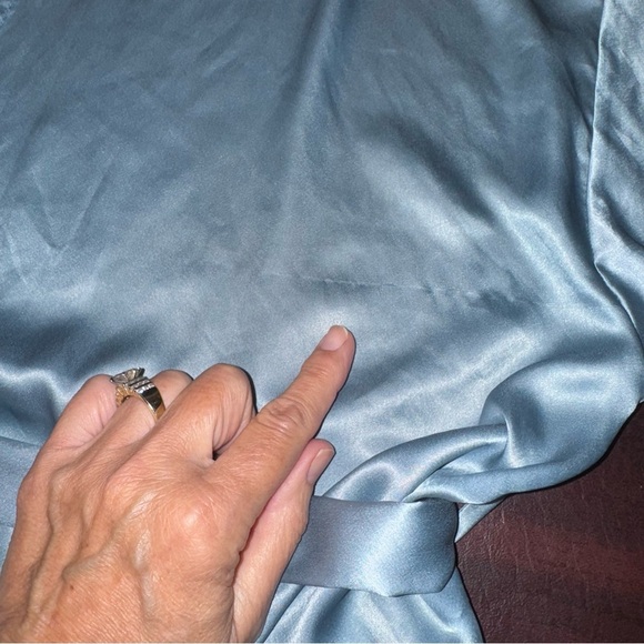 Victoria’s Secret blue satin robe one size - Picture 6 of 12